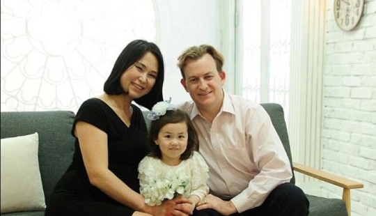 A professor from home gave an interview to the BBC, and his two children turned the video into a hit