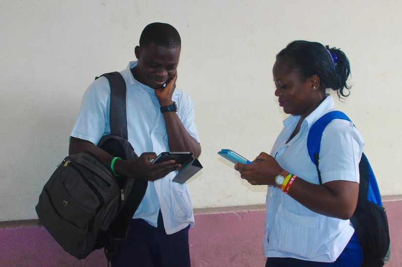 A qué ha llegado la técnica: cómo los cubanos se regocijaron con los primeros puntos de Wi-Fi del país