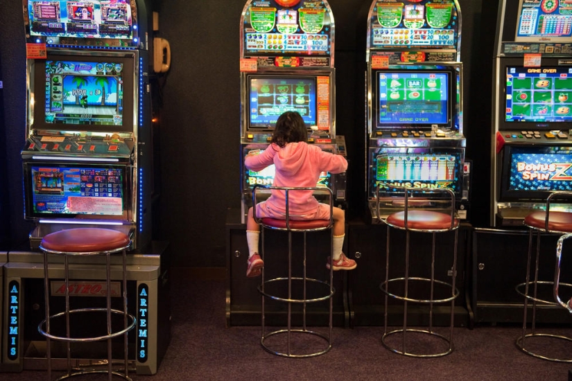 A series of photographs of the legendary Steve McCurry "The Power of the Game"