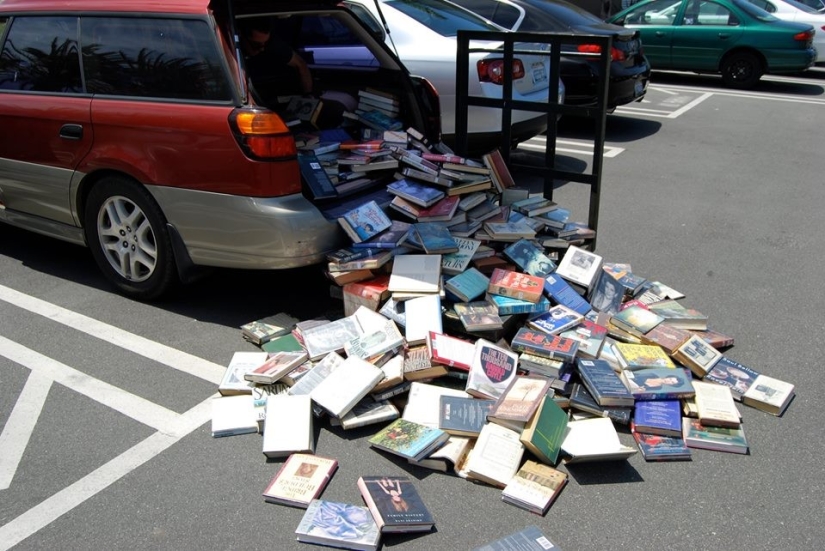 A Thousand and One Books by Mike Stilka