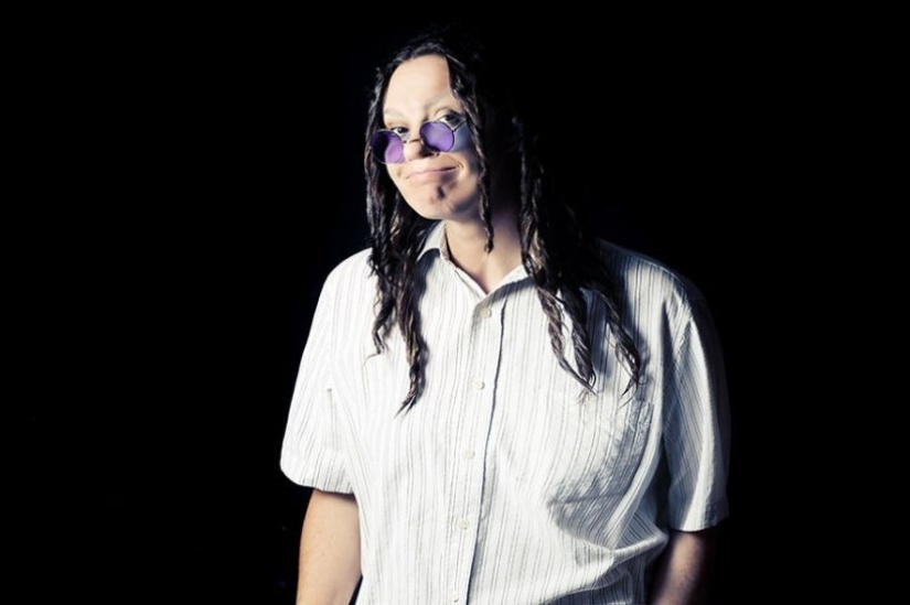 A woman single-handedly reincarnated as 15 famous personalities A woman single-handedly reincarnated as 15 famous personalities