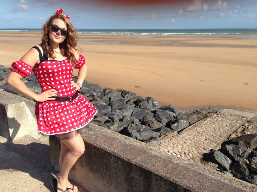 A woman wore fancy dress every day for a whole year.