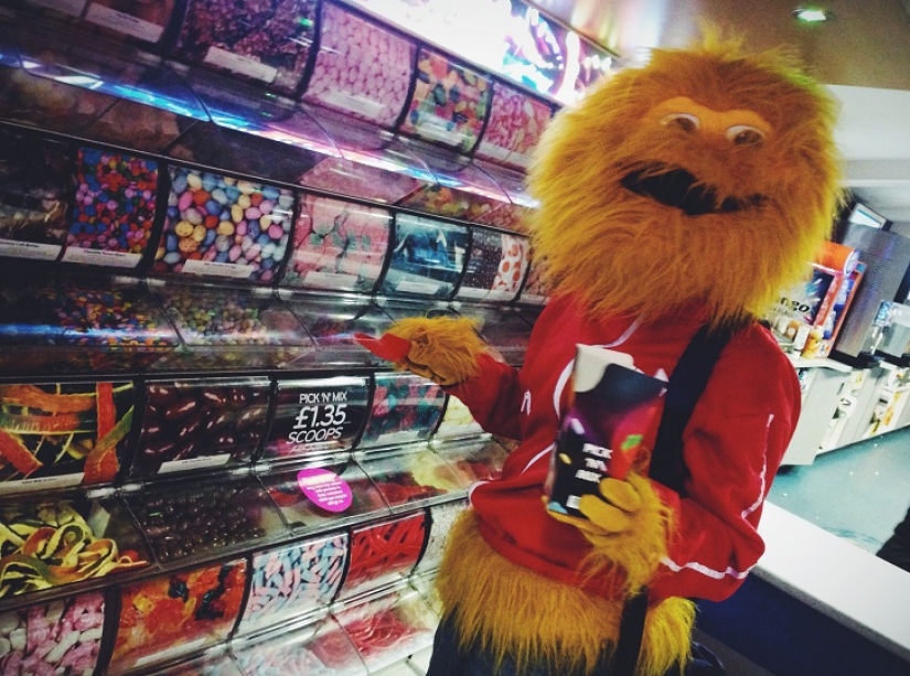 A woman wore fancy dress every day for a whole year.