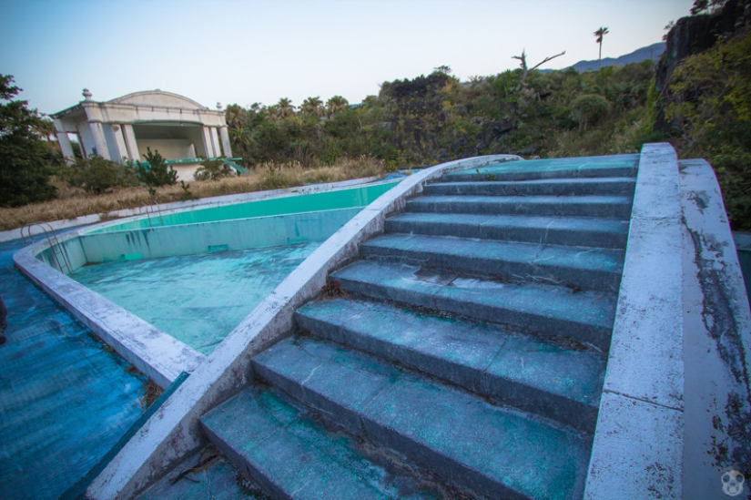 Abandoned hotel in Japan Abandoned hotel in Japan