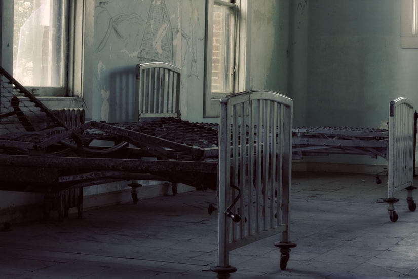 Abandoned schools and universities around the world Abandoned schools and universities around the world