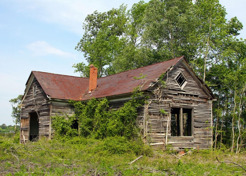Abandoned schools and universities around the world Abandoned schools and universities around the world