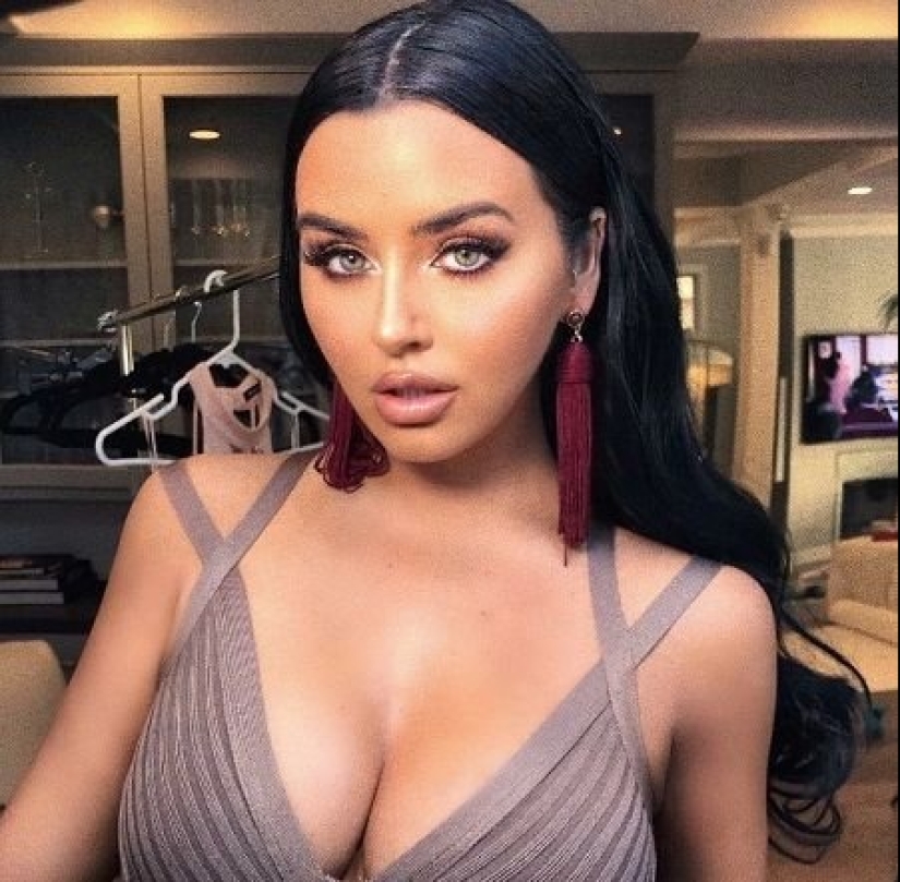 Abigail Ratchford is an elite model in the beauty world