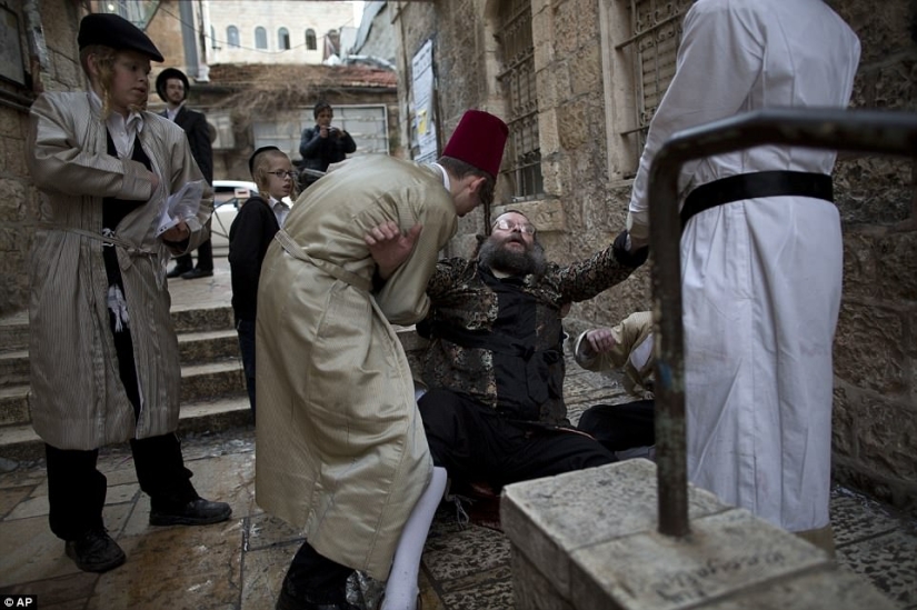 Absolute Mazl tov: How Jews in Jerusalem celebrated Purim