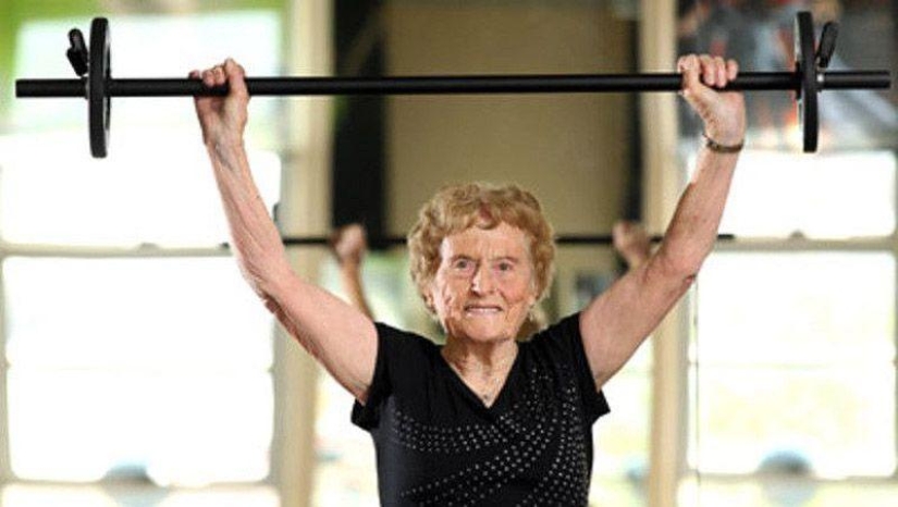 Abuelas con pólvora en frascos de polvo