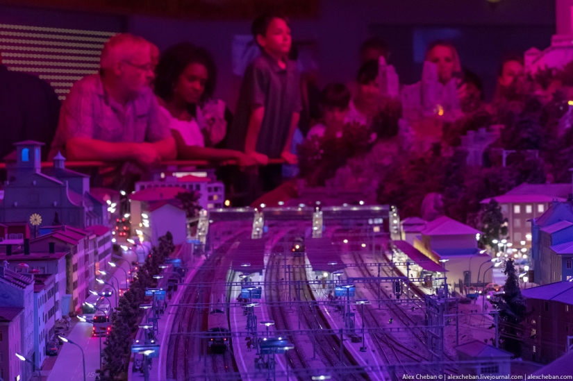 Aeropuerto de juguete para niños grandes por 4 4.8 millones Aeropuerto de juguete para niños grandes por 4 4.8 millones