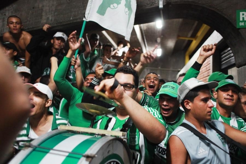 Aficionados al fútbol colombiano