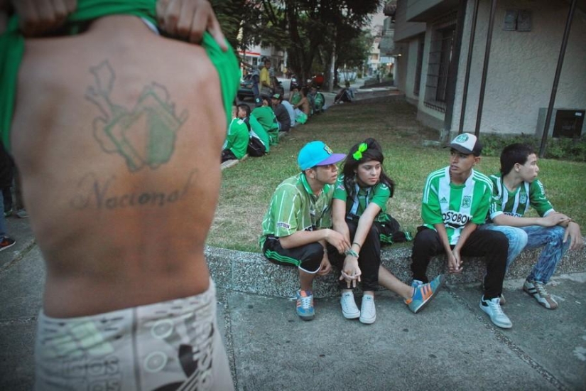 Aficionados al fútbol colombiano