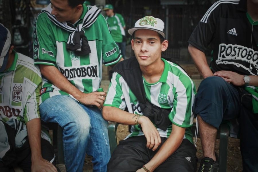 Aficionados al fútbol colombiano