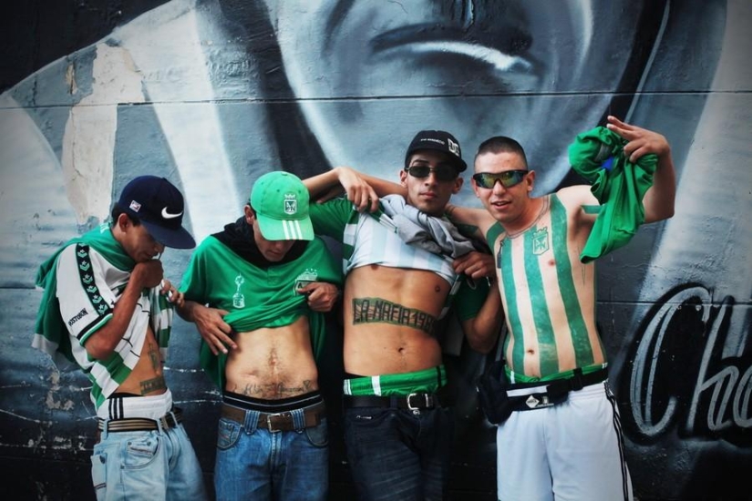 Aficionados al fútbol colombiano