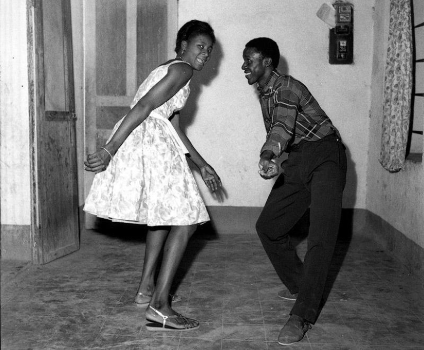 Africa in the 50s-70s of the last century through the lens of Malik Sidibé