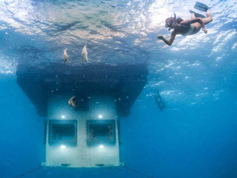 Africa&#39;s first underwater hotel room