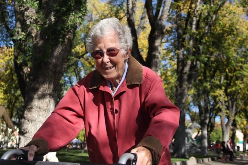 After learning the diagnosis, she refused cancer treatment and went on a road trip After learning the diagnosis, she refused cancer treatment and went on a road trip