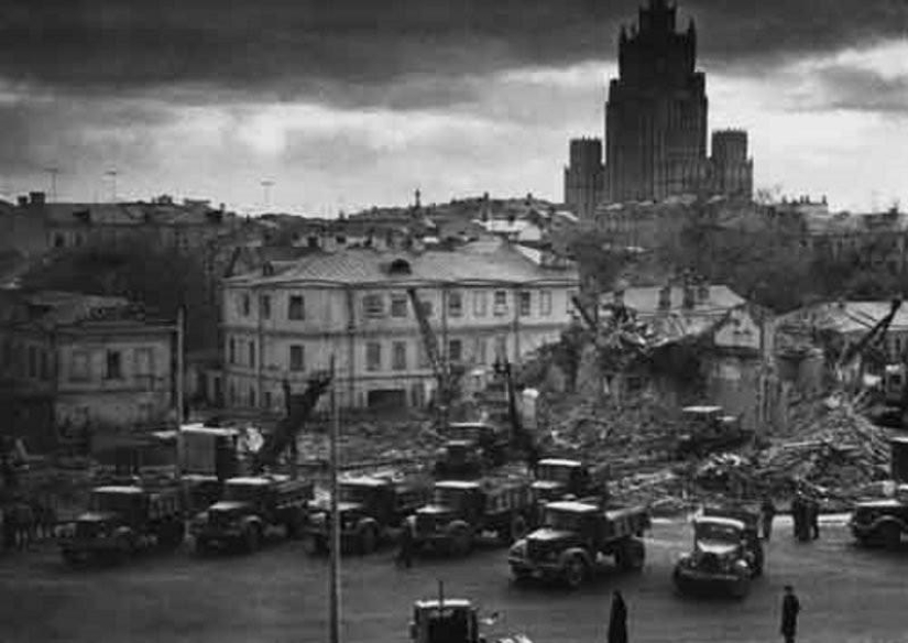 Ah, Arbat, mi Arbat... Ah, Arbat, mi Arbat...