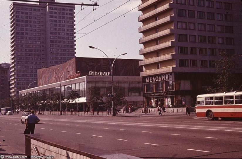 Ah, Arbat, mi Arbat... Ah, Arbat, mi Arbat...