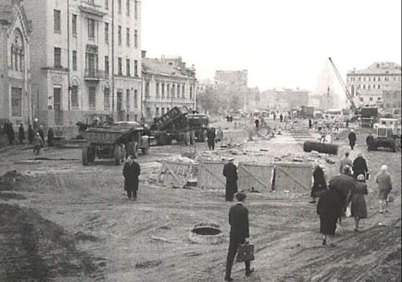 Ah, Arbat, my Arbat... Ah, Arbat, my Arbat...