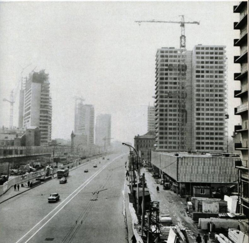 Ah, Arbat, my Arbat... Ah, Arbat, my Arbat...