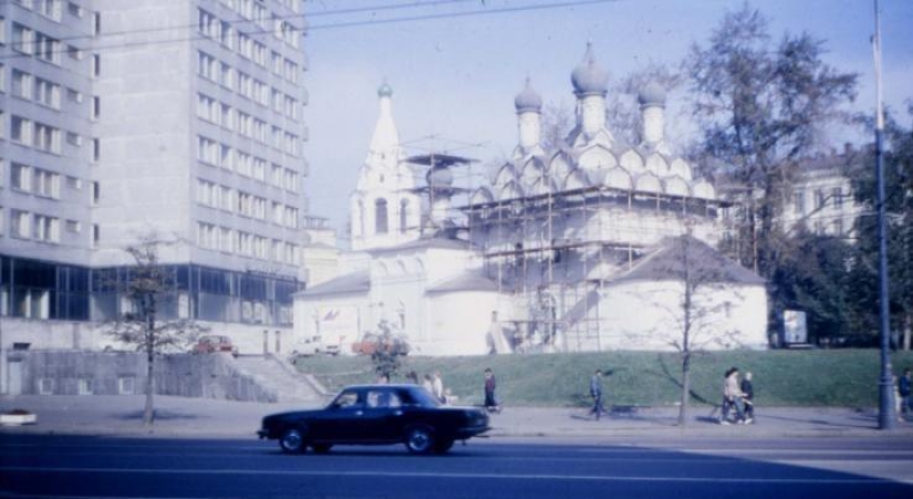 Ah, Arbat, my Arbat... Ah, Arbat, my Arbat...