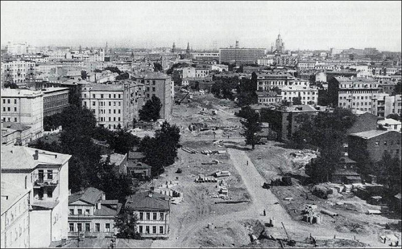 Ah, Arbat, my Arbat... Ah, Arbat, my Arbat...