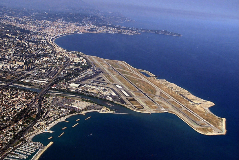 Airports with the best window views Airports with the best window views