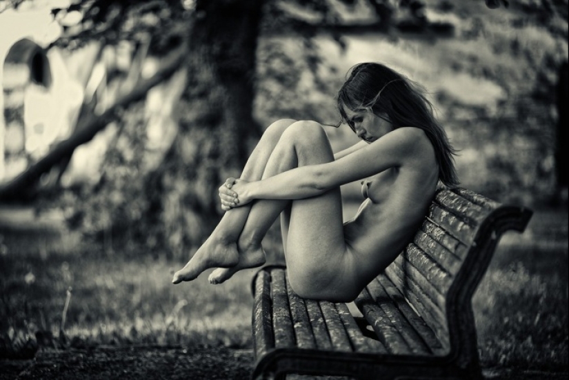 Al borde de la luz y la sombra: fotografías eróticas de Andris Apsheniks Al borde de la luz y la sombra: fotografías eróticas de Andris Apsheniks