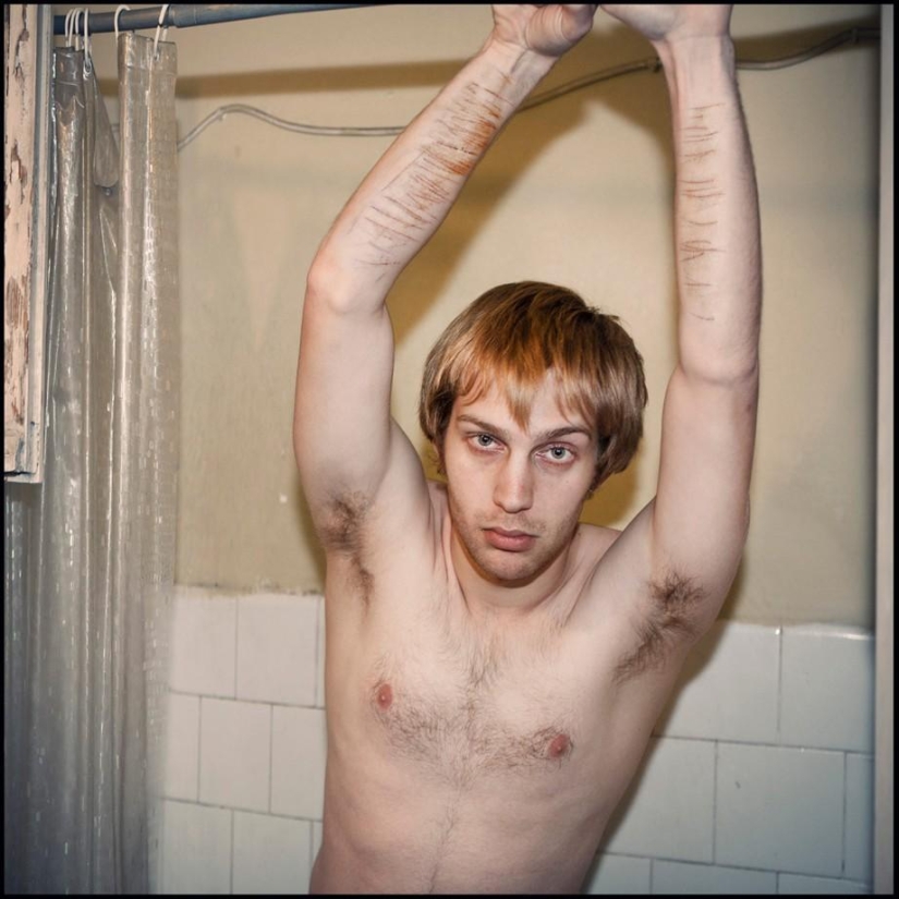 Al borde de la sociedad israelí Al borde de la sociedad israelí