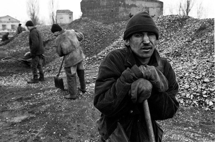 Alexander Chekmenev - "Donbass": La vida real de los mineros