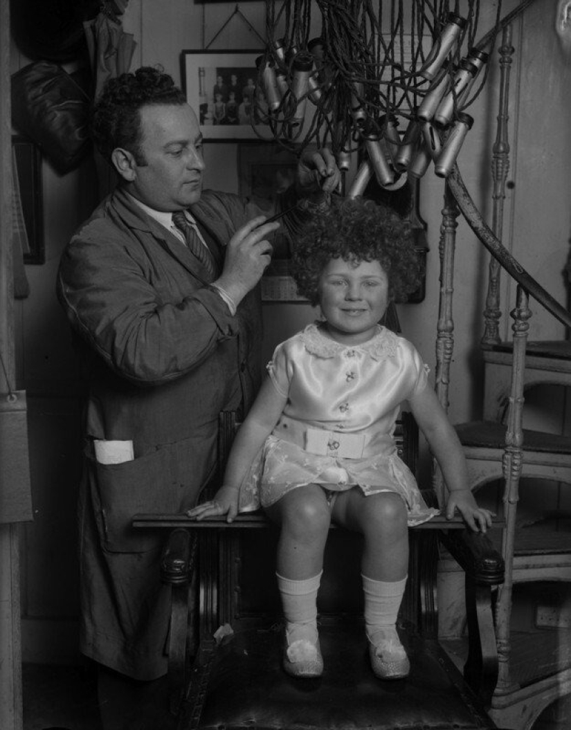 All for the sake of beauty: 10 photos of women making sacrifices for the sake of beauty All for the sake of beauty: 10 photos of women making sacrifices for the sake of beauty