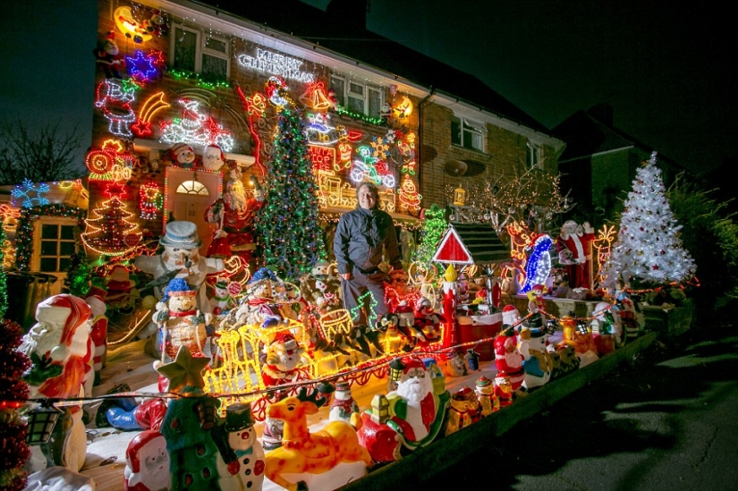 All the best at once: Christmas fans decorated the house with everything they could
