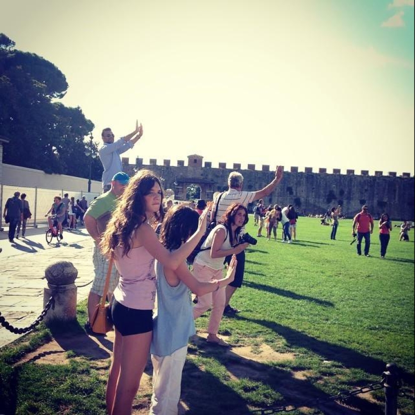 All tourists do it All tourists do it