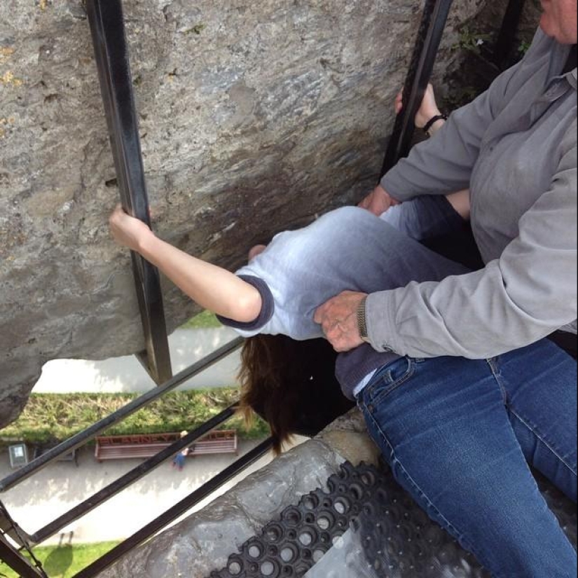 All tourists do it All tourists do it