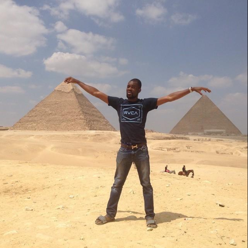 All tourists do it All tourists do it