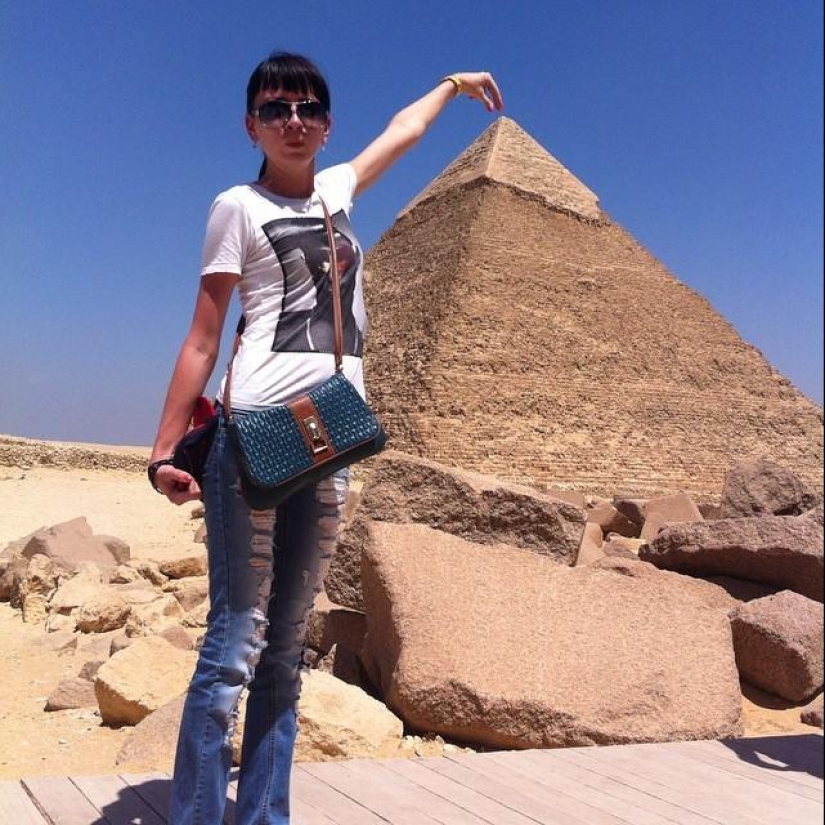 All tourists do it All tourists do it