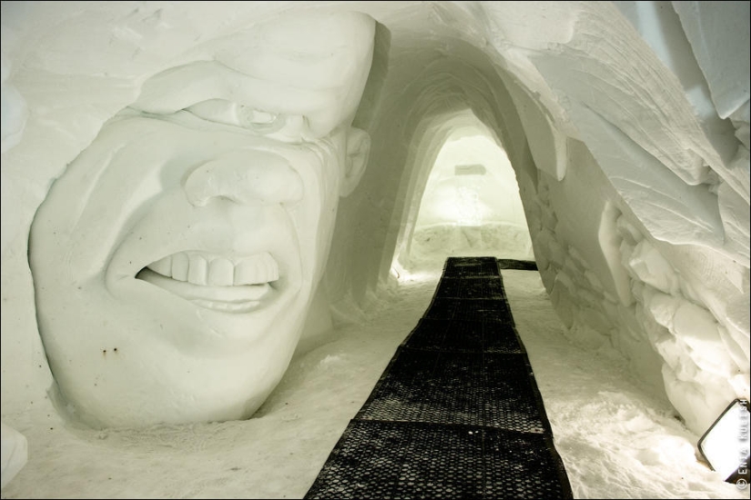 Alps "except for skis": Caves of the snow grotto