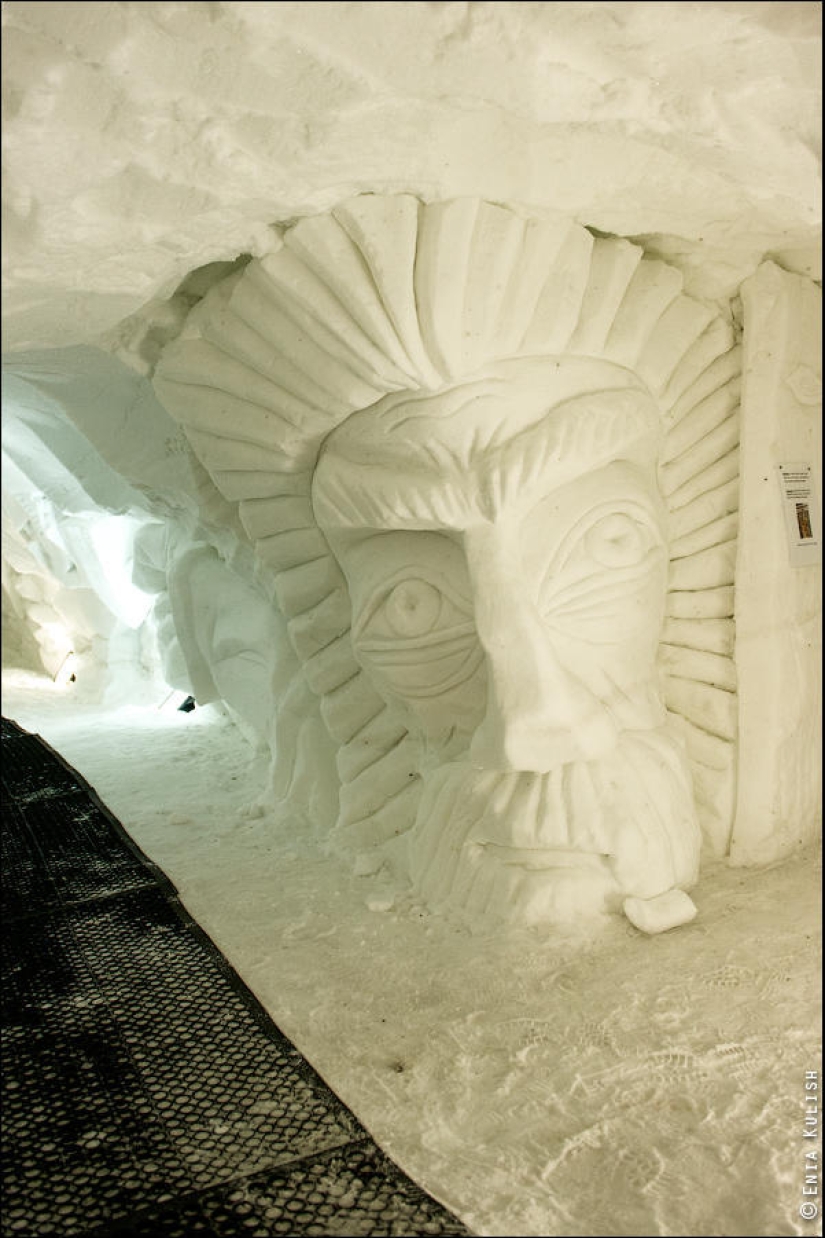 Alps "except for skis": Caves of the snow grotto