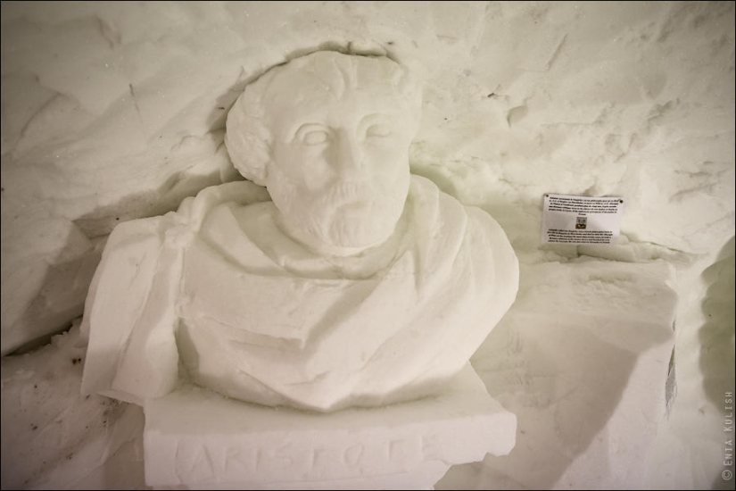 Alps "except for skis": Caves of the snow grotto