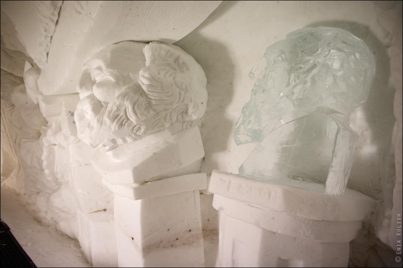 Alps "except for skis": Caves of the snow grotto