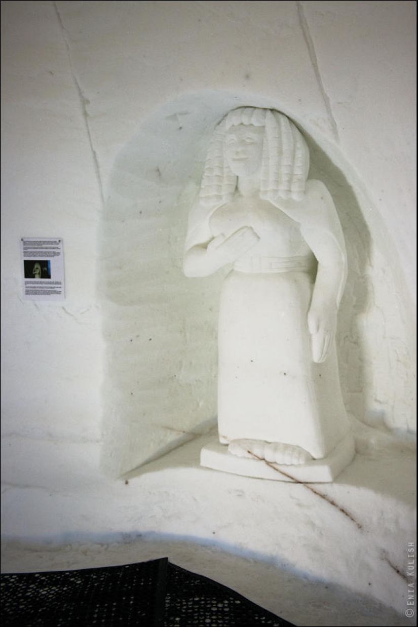 Alps "except for skis": Caves of the snow grotto