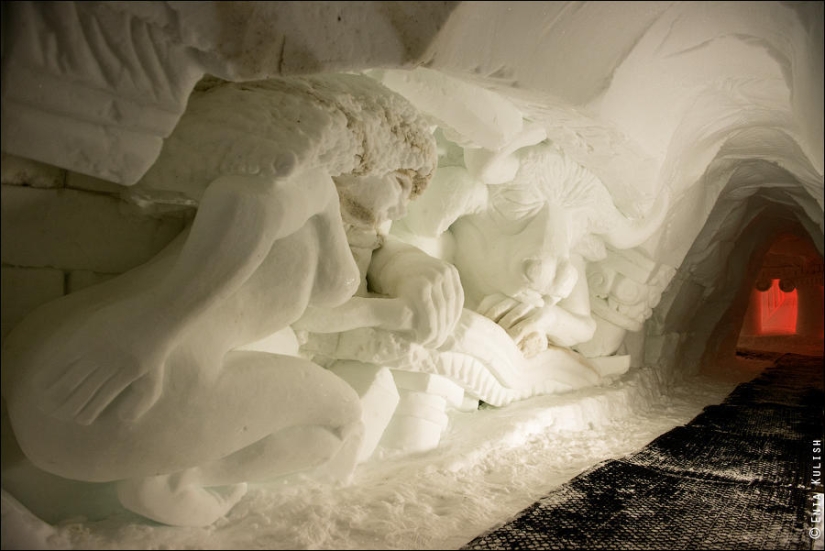 Alps "except for skis": Caves of the snow grotto