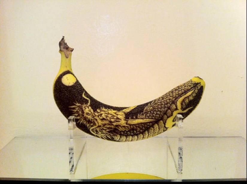 Amazing drawings on bananas Amazing drawings on bananas