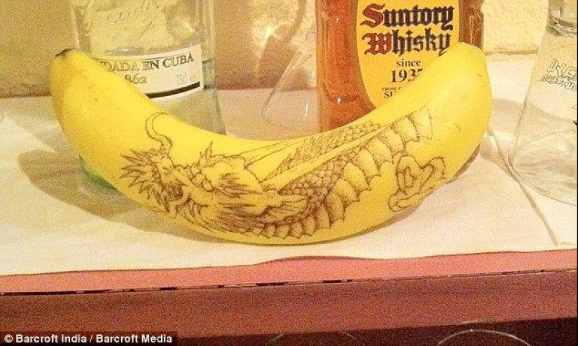 Amazing drawings on bananas Amazing drawings on bananas