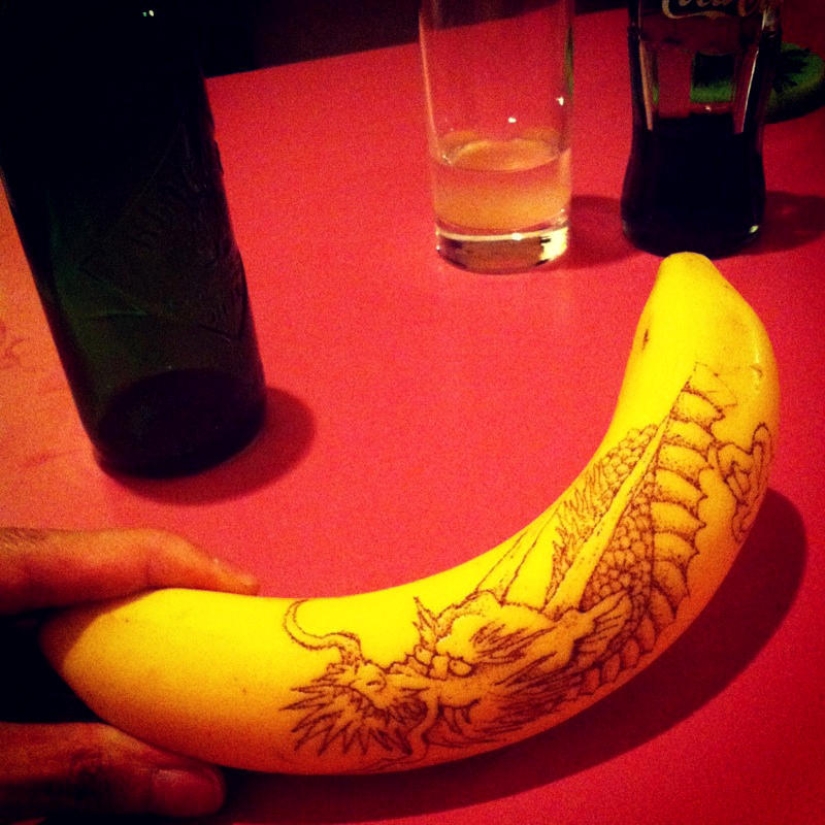 Amazing drawings on bananas Amazing drawings on bananas