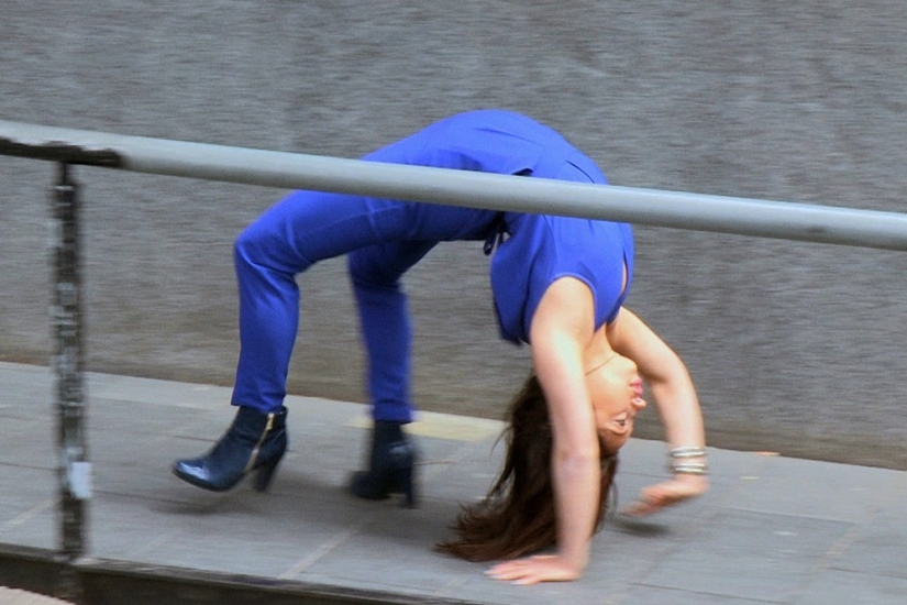 Amazingly flexible and sexy snake girl Leilani Franco