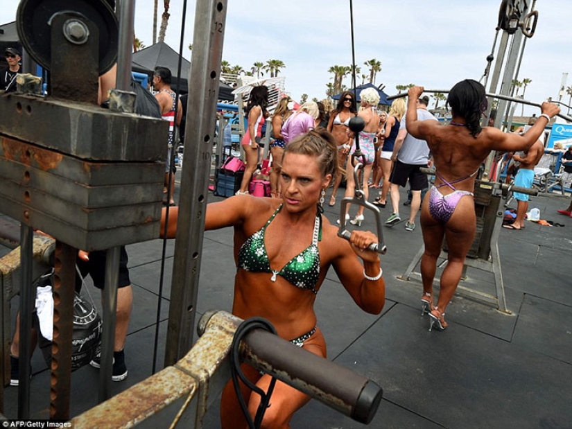 American bodybuilders dressed up in swimsuits in honor of Memorial Day