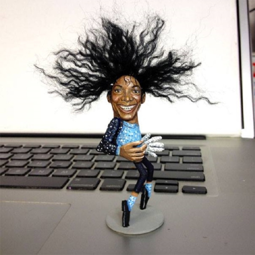 American creates ingenious figurines from peanuts