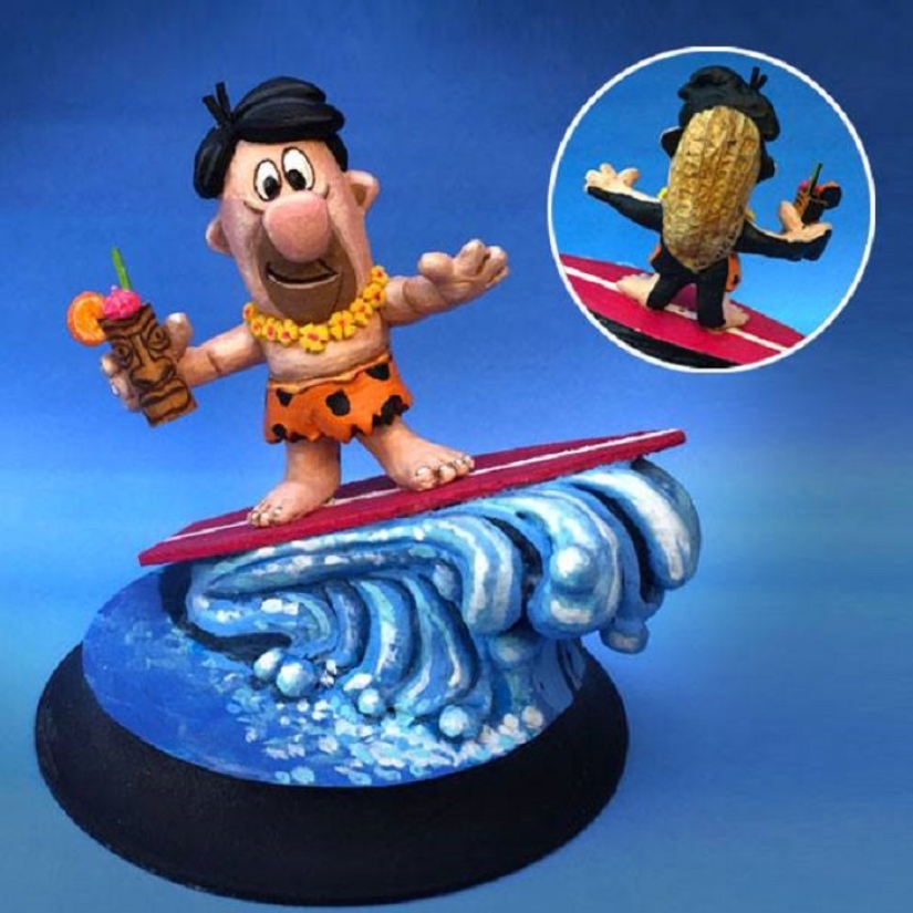 American creates ingenious figurines from peanuts